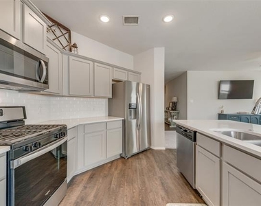 4032 Delta Drive - Photo Thumbnail 6