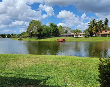 12574 Westhampton Circle - Photo Thumbnail 8