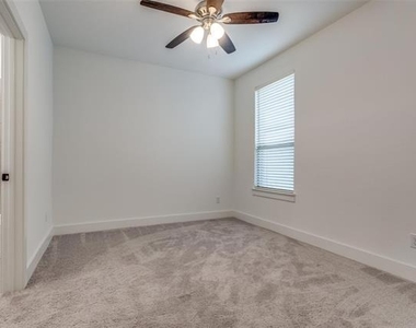 5411 Grand Avenue - Photo Thumbnail 22