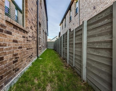 5411 Grand Avenue - Photo Thumbnail 30