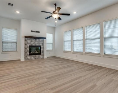 5411 Grand Avenue - Photo Thumbnail 3