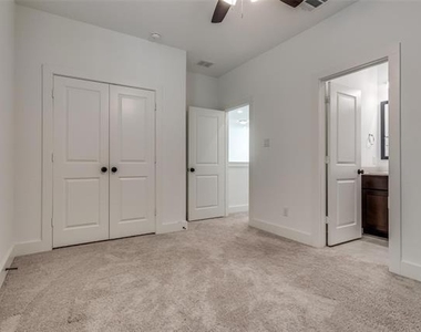 5411 Grand Avenue - Photo Thumbnail 19