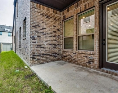 5411 Grand Avenue - Photo Thumbnail 29