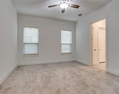 5411 Grand Avenue - Photo Thumbnail 13