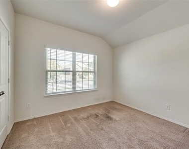 1540 Acmite Avenue - Photo Thumbnail 16