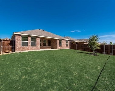 1540 Acmite Avenue - Photo Thumbnail 17