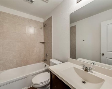 1540 Acmite Avenue - Photo Thumbnail 15