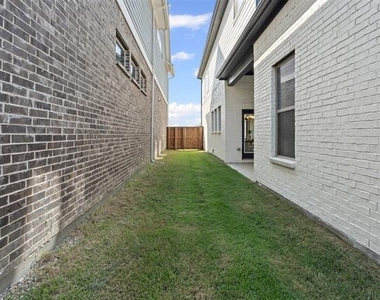 14428 Balmoral Place - Photo Thumbnail 26
