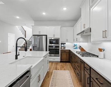 14428 Balmoral Place - Photo Thumbnail 4
