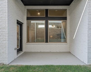 14428 Balmoral Place - Photo Thumbnail 24