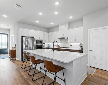 14428 Balmoral Place - Photo Thumbnail 5