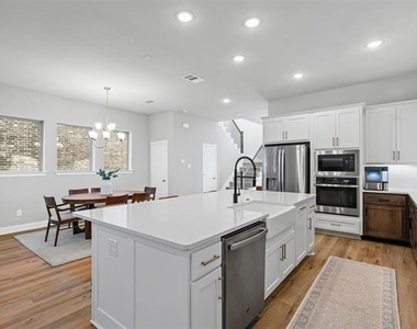 14428 Balmoral Place - Photo Thumbnail 6