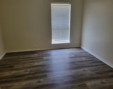 2913 Rush Creek Road - Photo Thumbnail 15