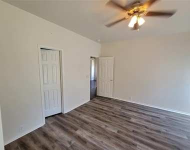 2913 Rush Creek Road - Photo Thumbnail 9