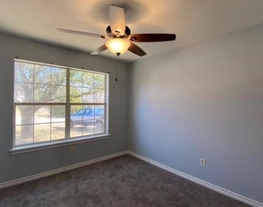 307 Coral Reef Street - Photo Thumbnail 6