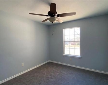 307 Coral Reef Street - Photo Thumbnail 8