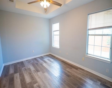 307 Coral Reef Street - Photo Thumbnail 13