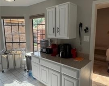 4254 Cuesta Drive - Photo Thumbnail 11