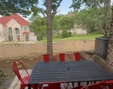 4254 Cuesta Drive - Photo Thumbnail 9