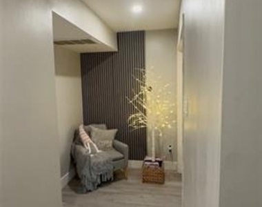 4254 Cuesta Drive - Photo Thumbnail 4