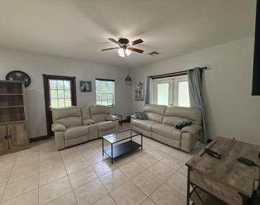 15831 N 44th St Street N - Photo Thumbnail 1