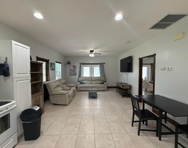 15831 N 44th St Street N - Photo Thumbnail 7