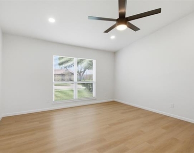 5633 Truitt Street - Photo Thumbnail 14