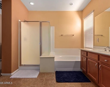 2310 W Spur Drive - Photo Thumbnail 5