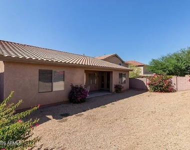 2310 W Spur Drive - Photo Thumbnail 10
