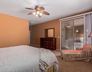 2310 W Spur Drive - Photo Thumbnail 6