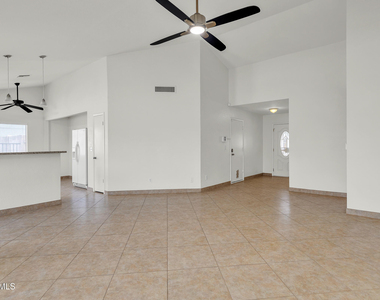 8834 W Purdue Avenue - Photo Thumbnail 7