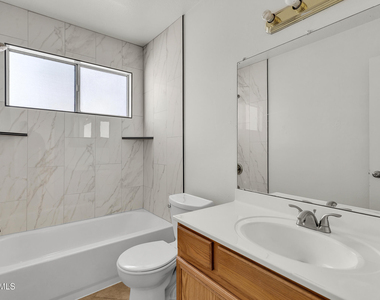 8834 W Purdue Avenue - Photo Thumbnail 17