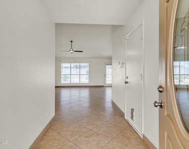 8834 W Purdue Avenue - Photo Thumbnail 4