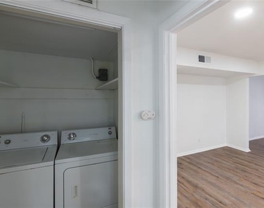 5921 Gaston Avenue - Photo Thumbnail 11