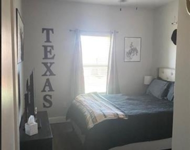 326 Bella Way - Photo Thumbnail 6