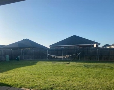 326 Bella Way - Photo Thumbnail 10