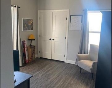 326 Bella Way - Photo Thumbnail 8