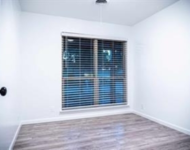 65 Somerset Terrace - Photo Thumbnail 8