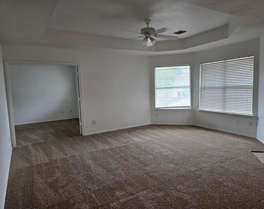 2040 Londonderry Drive - Photo Thumbnail 18