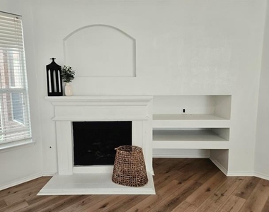 2040 Londonderry Drive - Photo Thumbnail 8