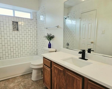 2040 Londonderry Drive - Photo Thumbnail 19