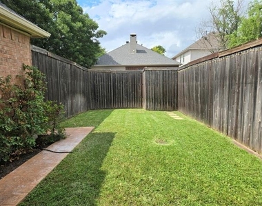 2040 Londonderry Drive - Photo Thumbnail 26