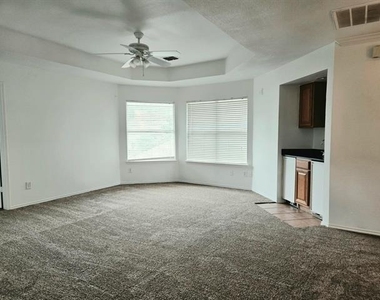 2040 Londonderry Drive - Photo Thumbnail 24