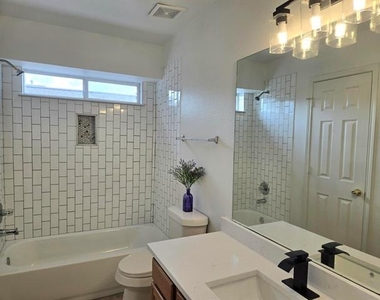 2040 Londonderry Drive - Photo Thumbnail 21