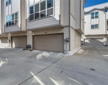 1932 Landon Lane - Photo Thumbnail 3