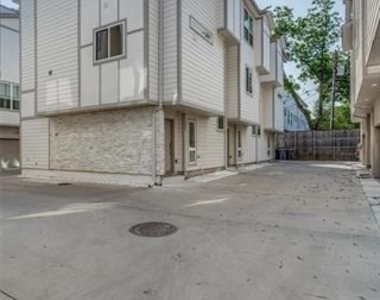 1932 Landon Lane - Photo Thumbnail 16