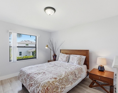 7245 Golf Colony Court - Photo Thumbnail 10