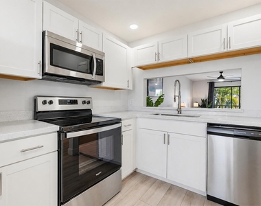 7245 Golf Colony Court - Photo Thumbnail 3