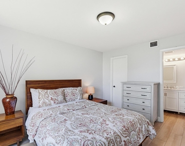 7245 Golf Colony Court - Photo Thumbnail 9