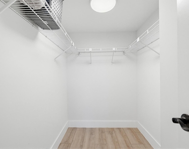 7245 Golf Colony Court - Photo Thumbnail 12